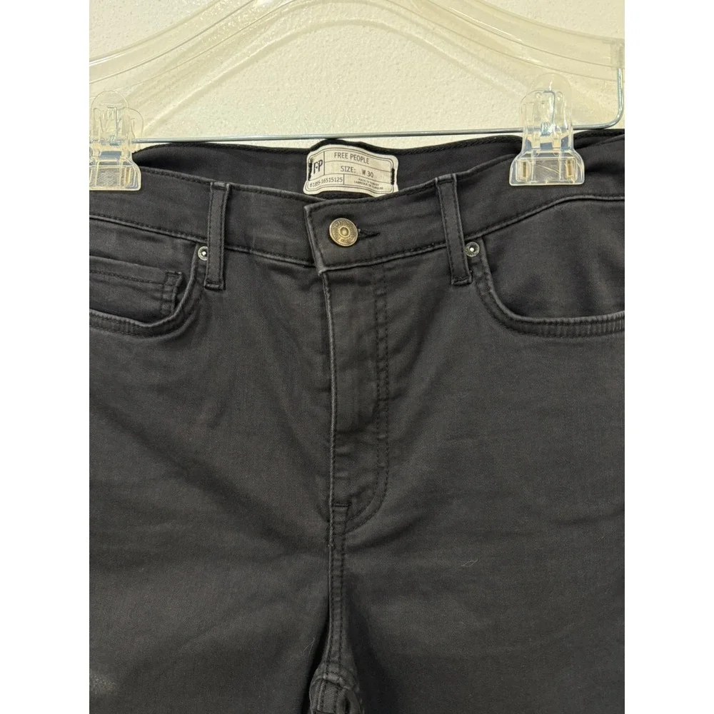 Free People Size 30 Distressed Black Ankle‎ Knee Hole Jeans